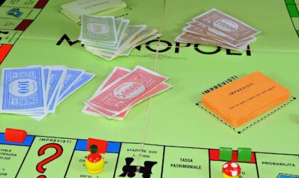 Combien de billets sont distribués au Monopoly ?