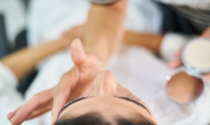 Brow lift : découvrez les transformations avant/après en images et vidéos