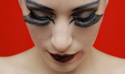 Rehaussement de cils raté : comment réagir vite