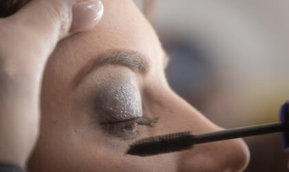 Mettre du mascara après un rehaussement de cils : est-ce une bonne idée ?