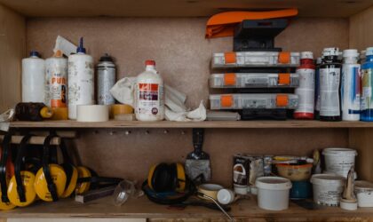 Astuces de Grand-Mère en Bricolage : Techniques et Conseils Intemporels