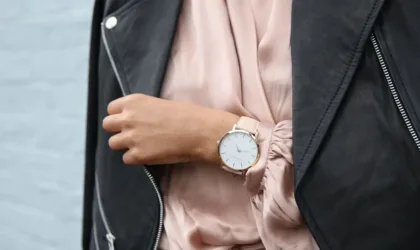 Comment suivre les tendances mode sans renouveler toute sa garde-robe ?