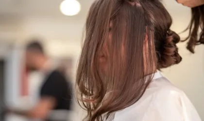 Les 3 conseils essentiels pour préserver la santé de vos cheveux durant l’été !