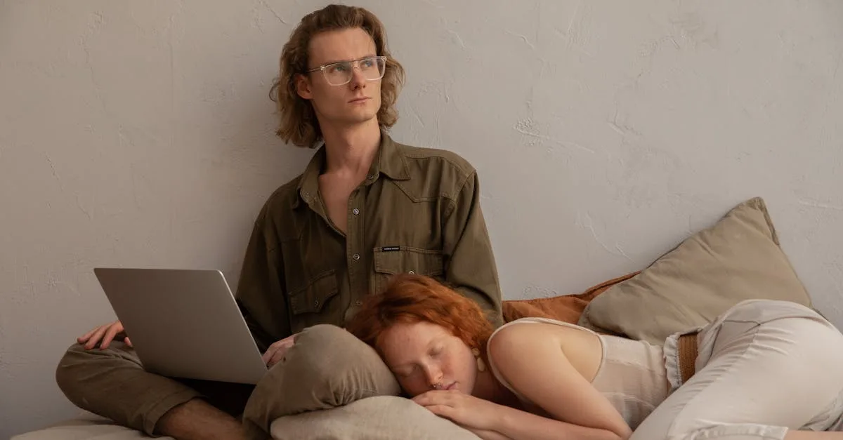 découvrez les avantages du travail à distance : flexibilité, équilibre entre vie professionnelle et personnelle, et opportunités de collaboration à distance. apprenez à améliorer votre productivité et à gérer efficacement votre temps tout en travaillant de chez vous.