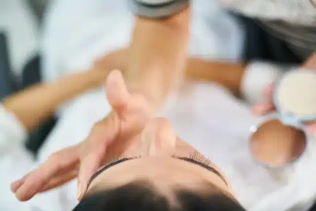 beauté sourcil