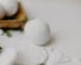 Pourquoi les gommages aux acides sont-ils plus efficaces sur certaines peaux que sur d’autres ?