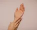 Pourquoi le massage du cuir chevelu peut-il améliorer la pousse des cheveux ?