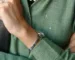 Comment porter un pantalon cargo satin pour un look chic et pas street Comment porter un pantalon cargo satin pour un look chic et pas street