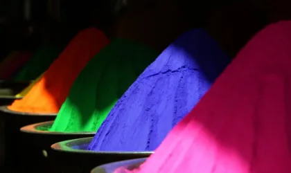 Pourquoi le rose poudré revient dans les manucures minimalistes Pourquoi le rose poudré revient dans les manucures minimalistes