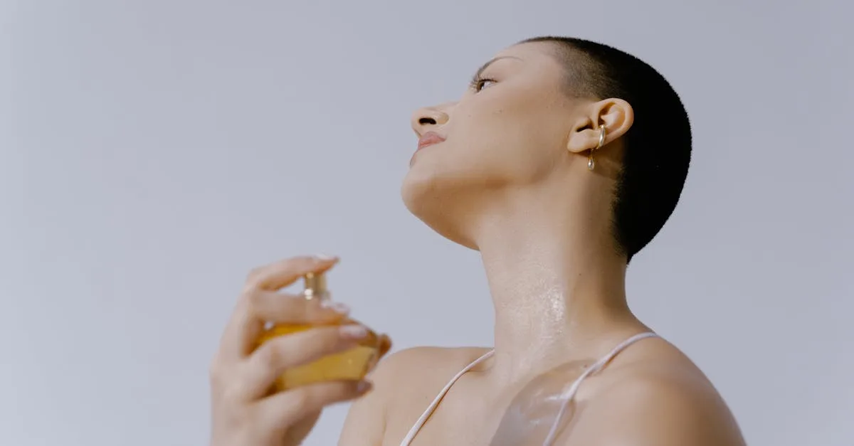 découvrez notre parfum capillaire unique qui apporte une fragrance envoûtante à vos cheveux tout en les nourrissant. parfait pour un léger parfum tout au long de la journée, il laisse vos mèches douces et brillantes.