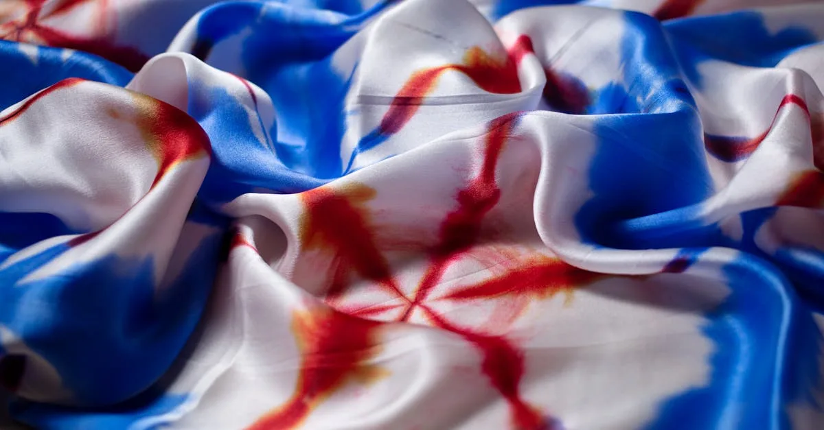 découvrez le satin, un tissu élégant et lisse reconnu pour sa brillance et sa douceur, idéal pour la confection de vêtements, de linge de maison et d’accessoires raffinés.
