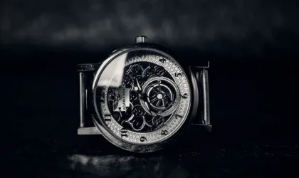 Comment moderniser un look avec des bijoux vintage