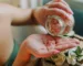 Tendances ongles printemps 2025 : quelles fleurs adopter pour une manucure fraîche et chic ?