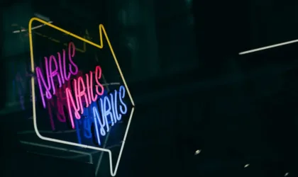 Comment dégraisser un ongle sans cleaner ? Les astuces de pro par Natacha Comment dégraisser un ongle sans cleaner ? Les astuces de pro par Natacha