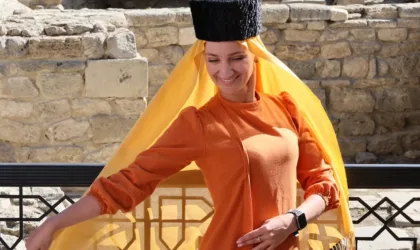 Jaunissement des ongles de pieds : quelles sont les causes et les solutions ? Jaunissement des ongles de pieds : quelles sont les causes et les solutions ?