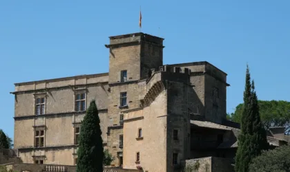 La Calade de Lourmarin : pourquoi ce lieu séduit autant les amoureux du sud ?