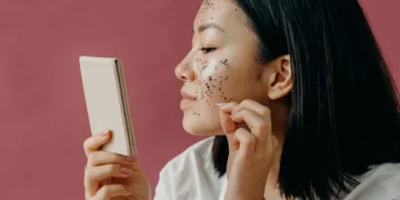 Peeling visage avant après : à quoi s’attendre selon votre type de peau ?