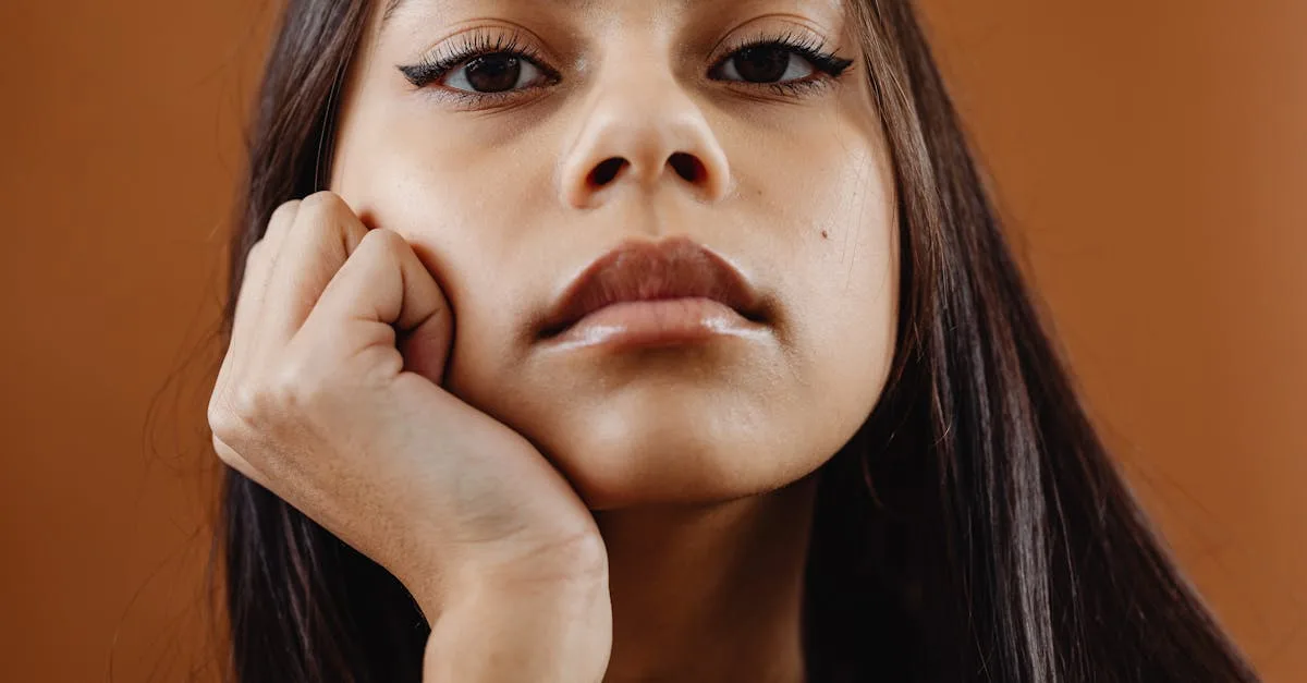 maquillage naturel longue tenue pour un teint frais et lumineux toute la journée.