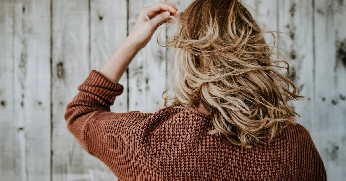 découvrez tout sur les pellicules : causes, traitements efficaces et conseils pour un cuir chevelu sain et sans démangeaisons.