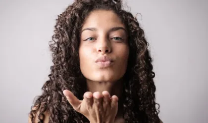 Pourquoi mes boucles deviennent-elles sèches depuis que j’utilise un shampoing solide ? Pourquoi mes boucles deviennent-elles sèches depuis que j’utilise un shampoing solide ?