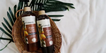 Pourquoi mes cheveux regraissent-ils plus vite avec un shampoing sans sulfate ?