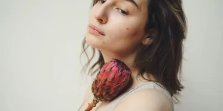 Comment enlever les boutons apparus après une routine skincare coréenne ?