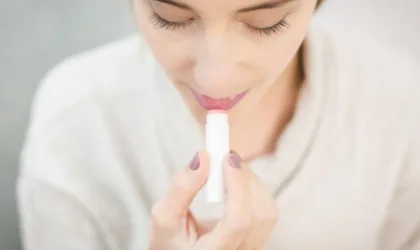 Pourquoi ai-je les lèvres sèches malgré un baume bio ?