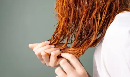 Pourquoi les cheveux deviennent-ils cassants après une coloration végétale ? Pourquoi les cheveux deviennent-ils cassants après une coloration végétale ?