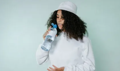 Comment savoir si ses cheveux manquent de protéines ou d’hydratation ? Comment savoir si ses cheveux manquent de protéines ou d’hydratation ?