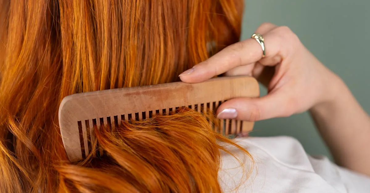découvrez une routine naturelle anti-frisottis efficace pour des cheveux lisses, brillants et doux au quotidien.