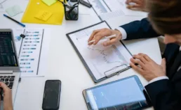 WebFeather : Le Guide Essentiel du Coding, IA, SEO et Marketing Digital
