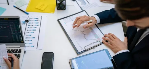 WebFeather : Le Guide Essentiel du Coding, IA, SEO et Marketing Digital