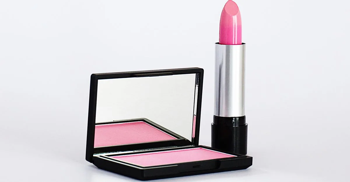 découvrez la teinte parfaite de blush pour un éclat naturel et lumineux qui sublime votre maquillage au quotidien.