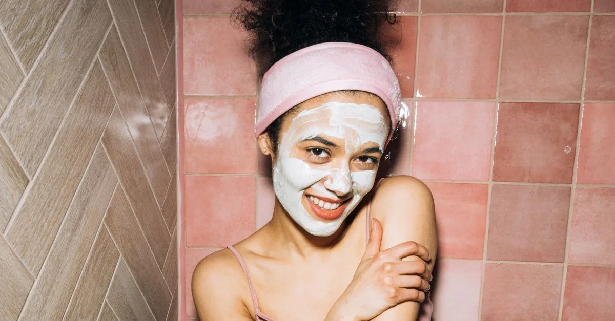 nourrissez et réparez vos cheveux décolorés avec un masque capillaire qui aide à restaurer douceur, éclat et hydratation.
